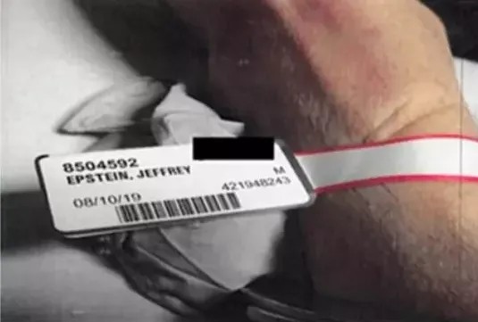 Epstein'in Paris'teki Dairesinin Görüntüleri Ortaya Çıktı! Genç Kızların Çıplak Fotoğrafları Mide Bulandırdı